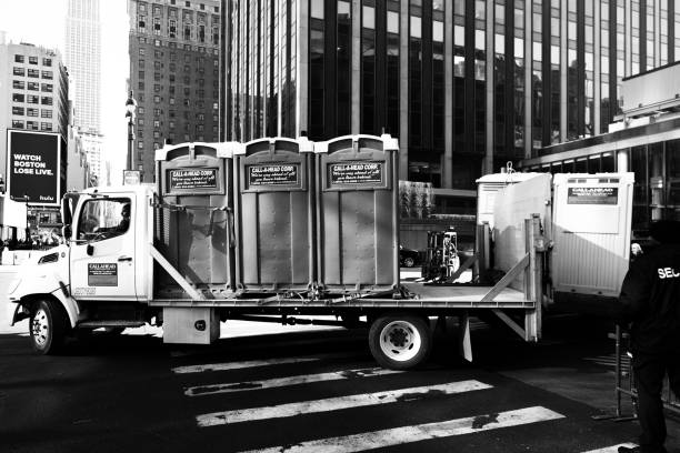 Best Portable bathroom rental  in Port Washington, WI
